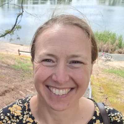 Profile photo of Liz Wade
